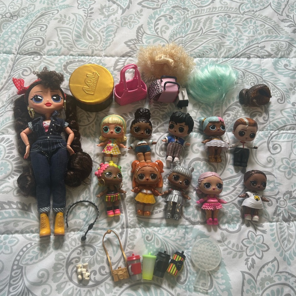 Lol dolls bundle in excellent condition, 10 Lol dolls + 1 OMG doll.